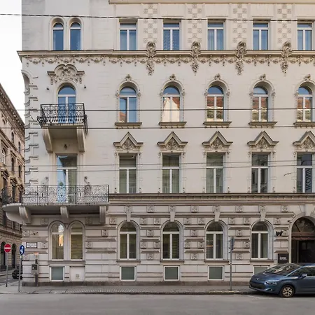 Ikonik Parlament-2