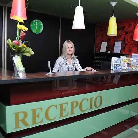Green Hotel Budapest-2